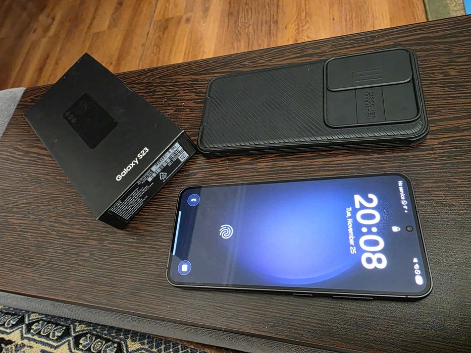 Смартфон Samsung Galaxy S23