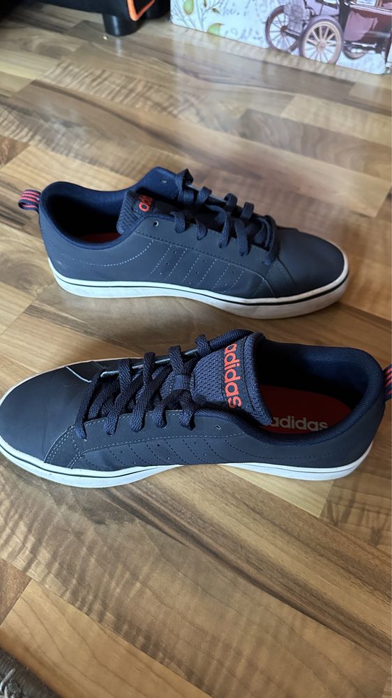 Маратонки adidas