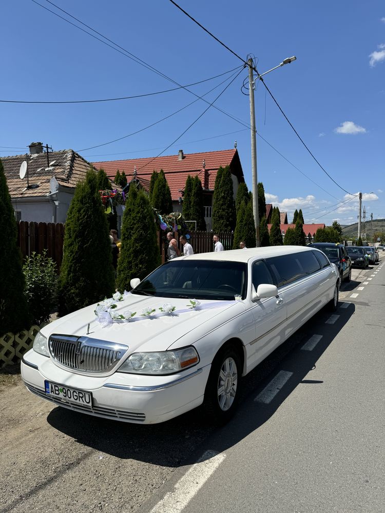 Limuzine Lincoln Town Car de Inchiriat