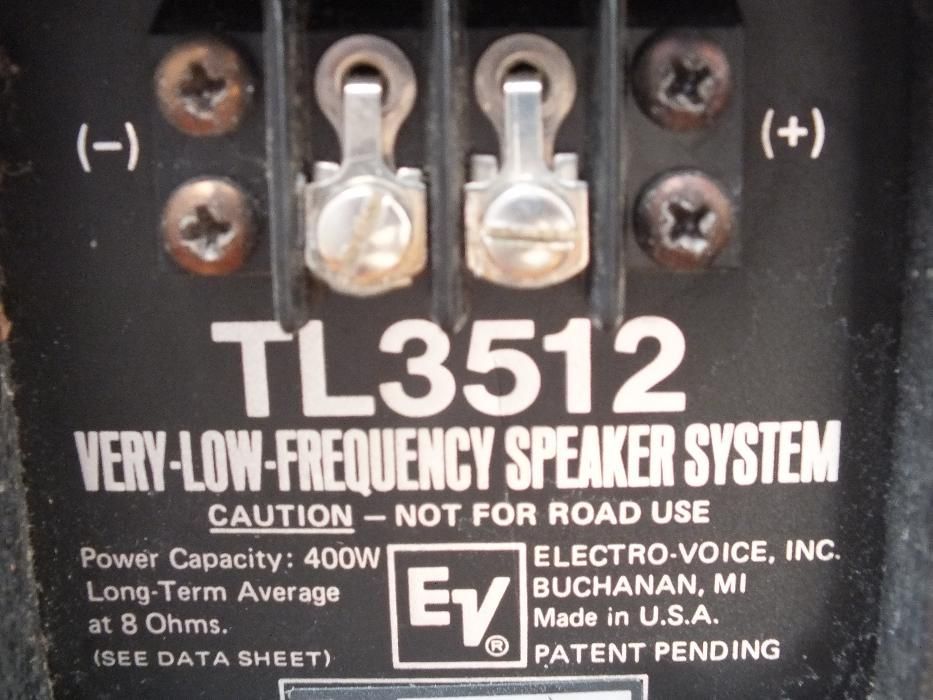 1 subufar bass electrovoice 18toli