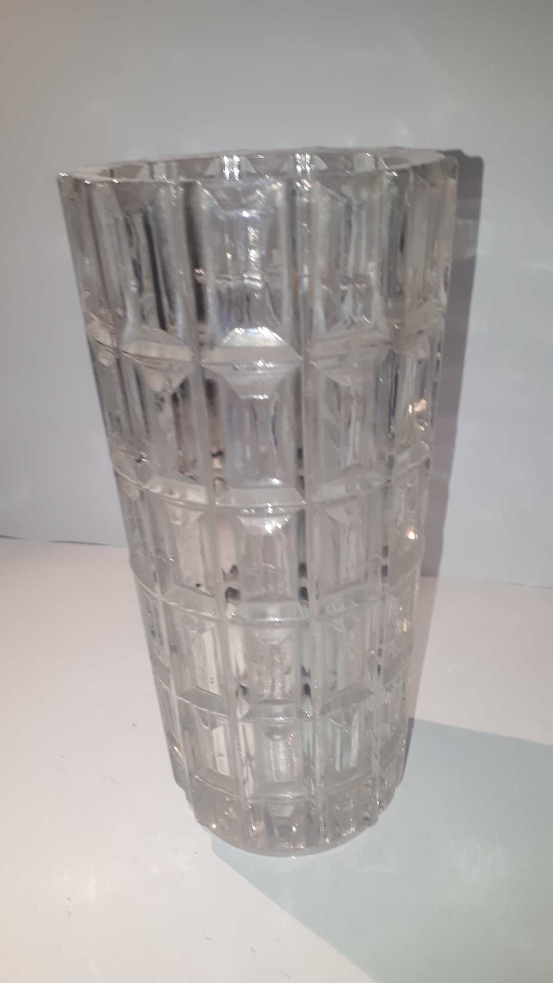 Кристална ваза, средно голяма