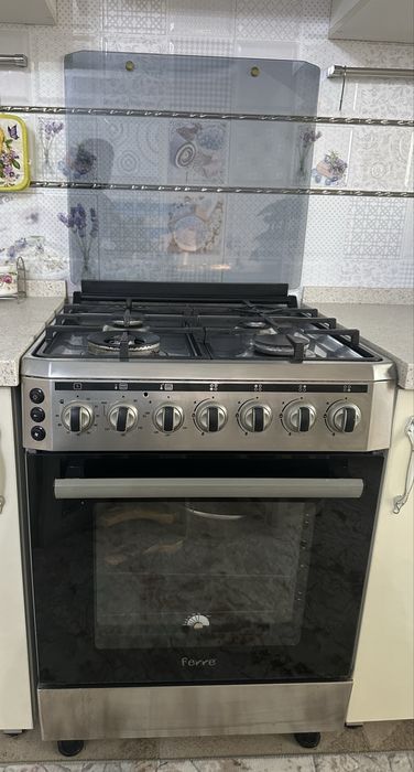 Продается газ плита Ferre и вытяжка