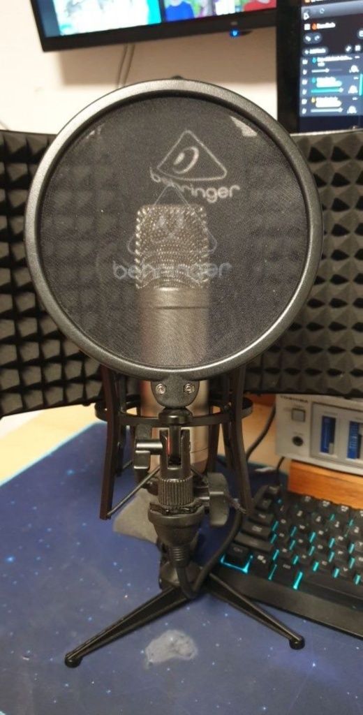 Vînd microfon studio profesional