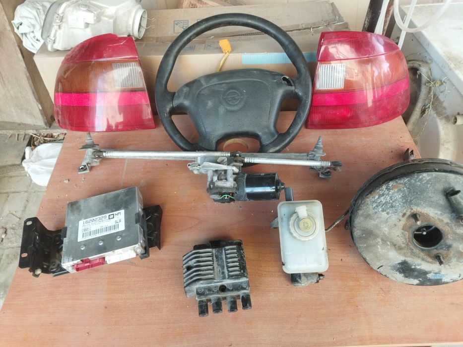 Запчасти на opel astra F 1996г