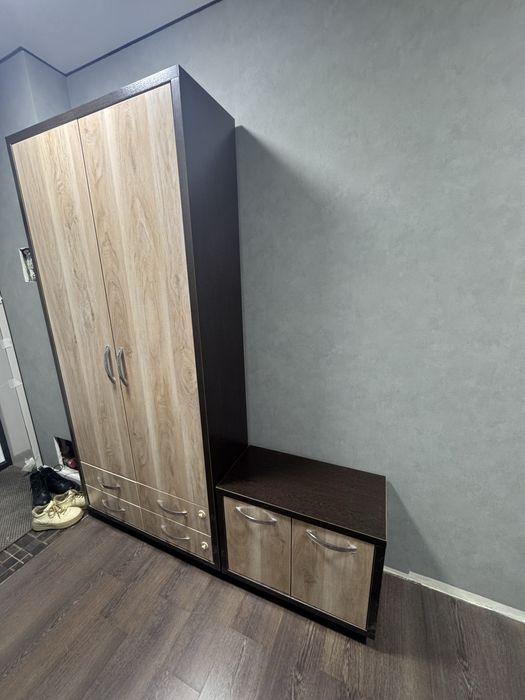 Продам шкаф в прихожую