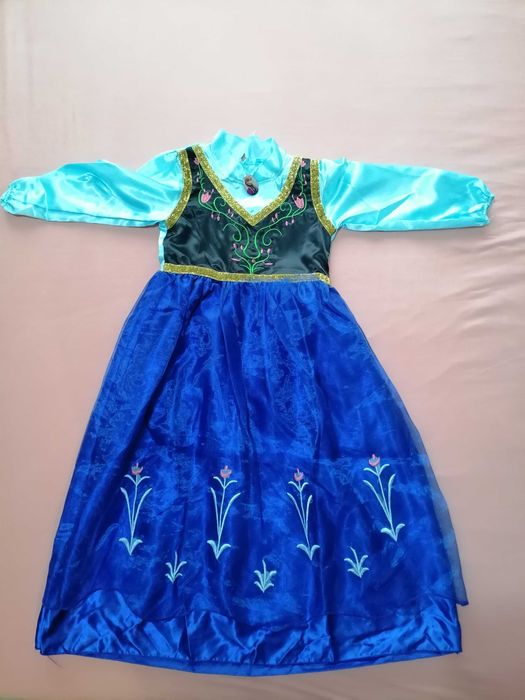 Карнавални рокли на Снежанка и Ана СЪС ЗАБЕЛЕЖКИ