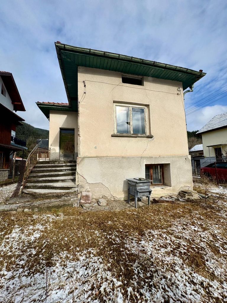 Продава се Къща в Самоков - 140 кв.м за 408 €/кв.м - Снимка #4