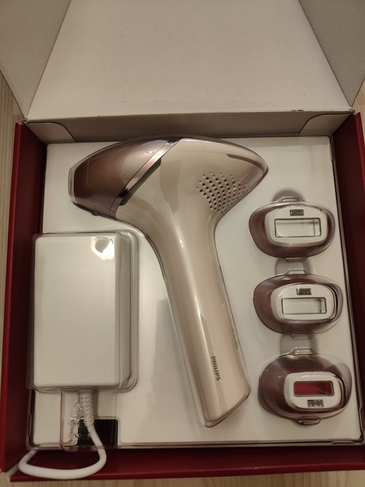 Epilator IPL Philips Lumea Seria 9900 BRI977/00