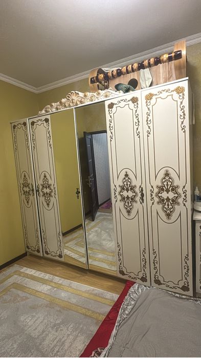 Продам шкаф и мальенкий шкаф