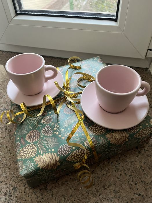 Нежно розовый чайный набор IKEA кружка IKEA тарелка IKEA