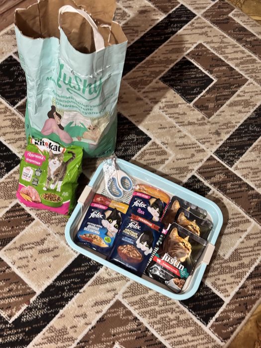 Продаются товары для кошек