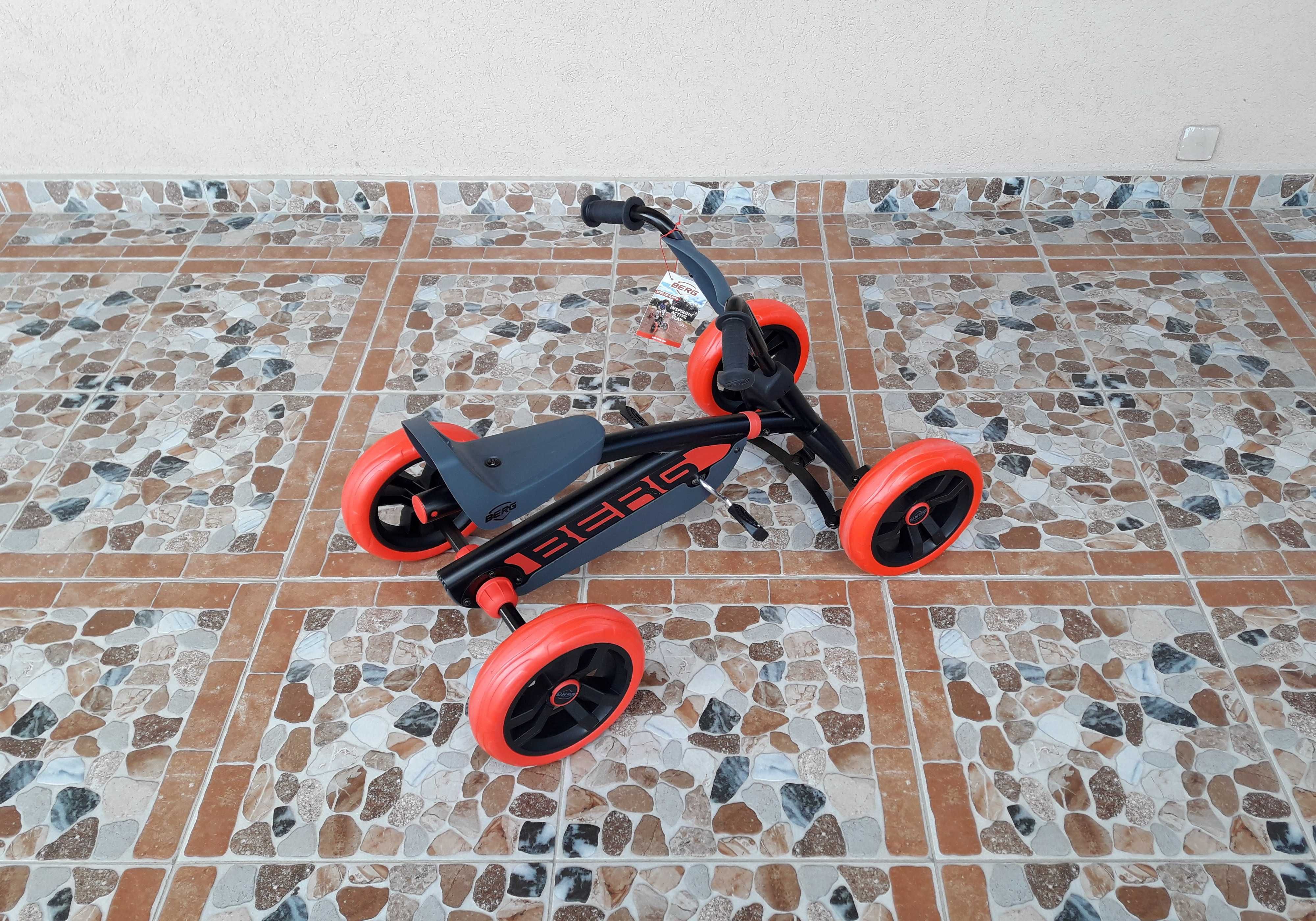 Cart (Kart) cu pedale pentru Berg Buzzy Red/Black – roșu/negru, NOU