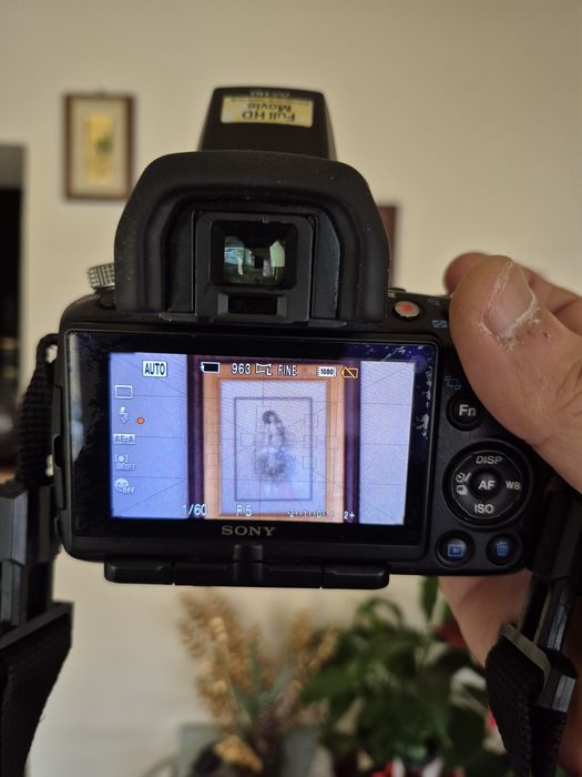 DSLR Sony Alpha A55V cu obiectiv Sony 18-70mm