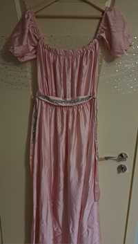 Сатенена розова рокля