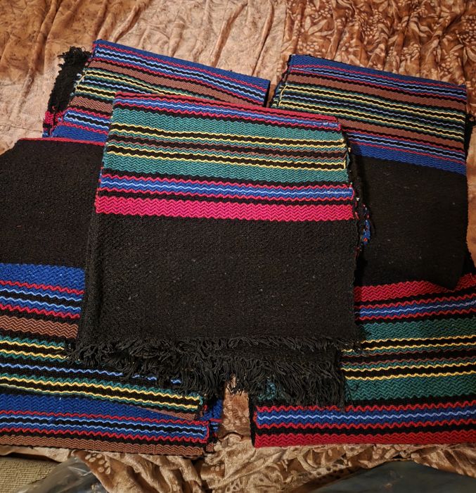 Нови ръчно тъкани черги от вълна. Общо 10бр. по 5 бр.в комплект.