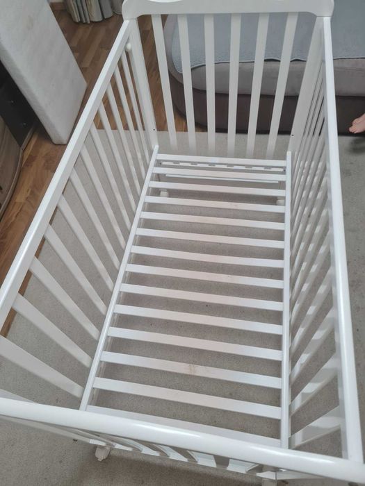 Бебешко легло , везна , количка + транспортен кош и  Бебефон.