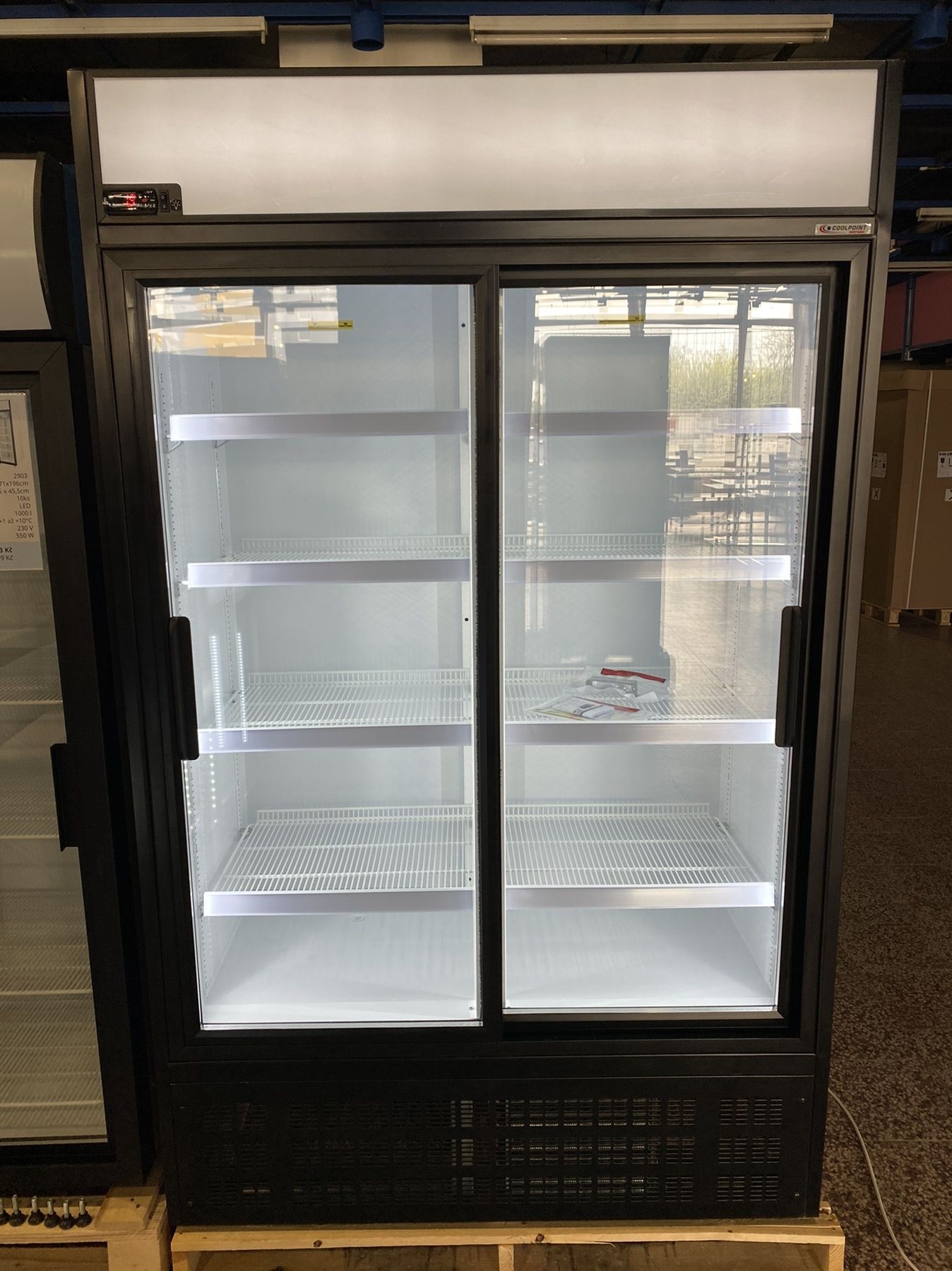 Vitrina verticala AHT / Refrigerate / Noua / Lactate-Mezeluri-Bauturi