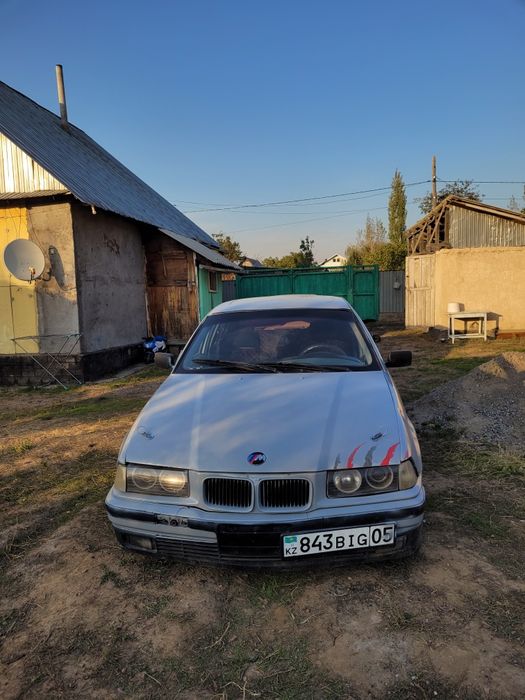 Продам автомобиль бмв е36