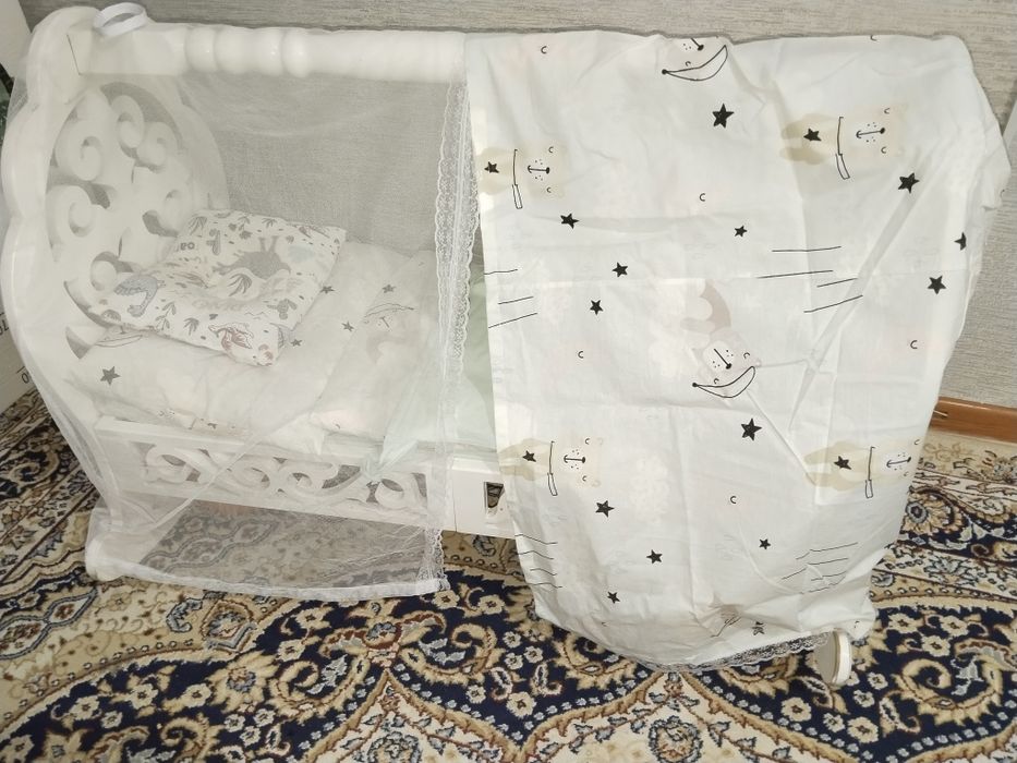 Бесік жабдықтарымен сатылады