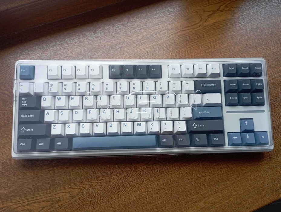 продам клавиатуру новую механическую