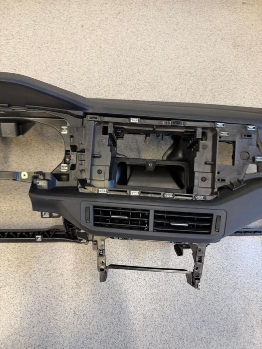 Plansa bord vw taigo