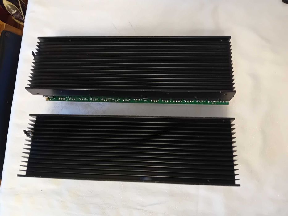 Putere  ZVENTA MA10 dimensiune rack 3U, 2 x 2000 W/4 ohmi (Dezmembrez)