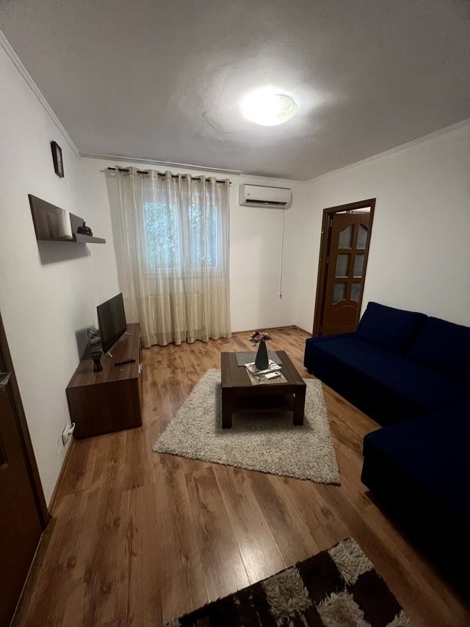 Apartament de vanzare 2 camere Trapezului