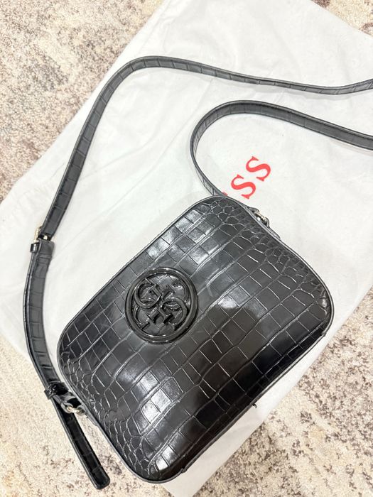 Чанта Guess черен цвят