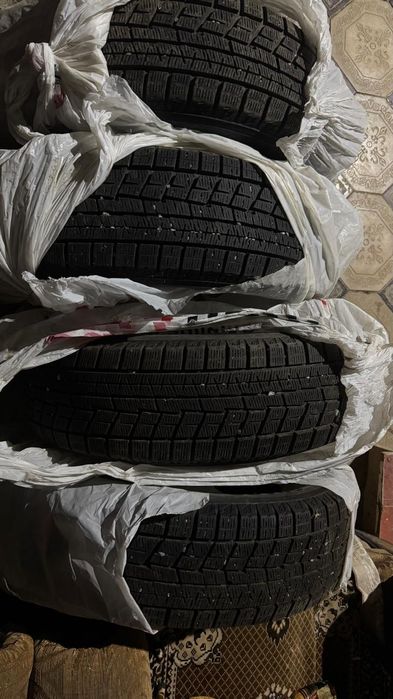 Шины зимние, почти новые.