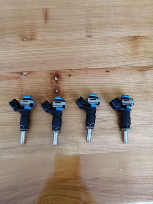 Бензинови дюзи за опел инсигния