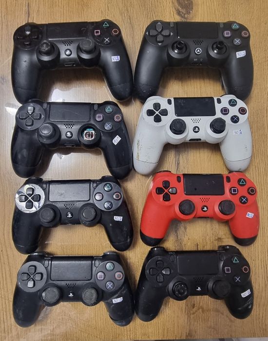 Джойстици за PS4
