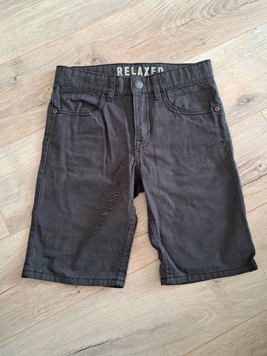 3 perechi de pantaloni scurti. Primark, H&M