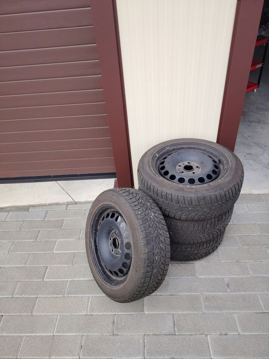 Anvelope iarna 205/55 R16 cu jante de tablă