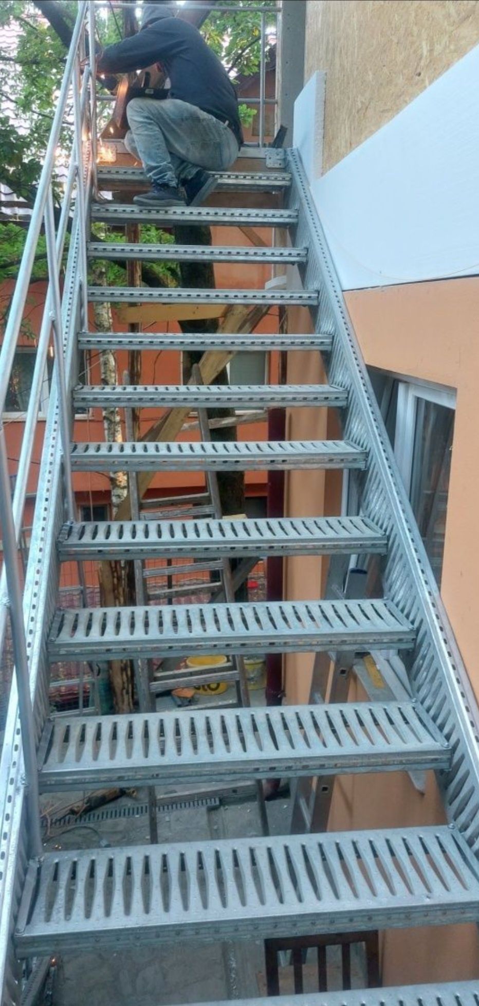 Scară zincată profesională