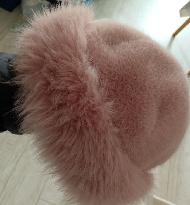 Интересни модели двулицеви зимни кокетни шапки