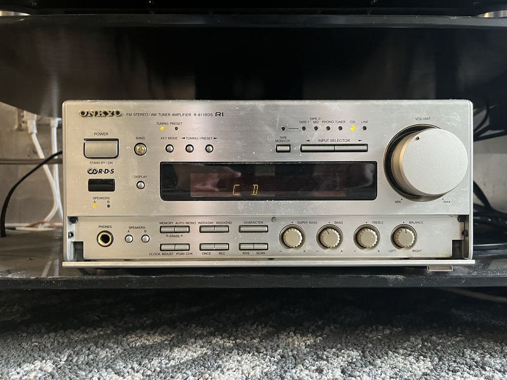 Amplificator  Onkyo R-811