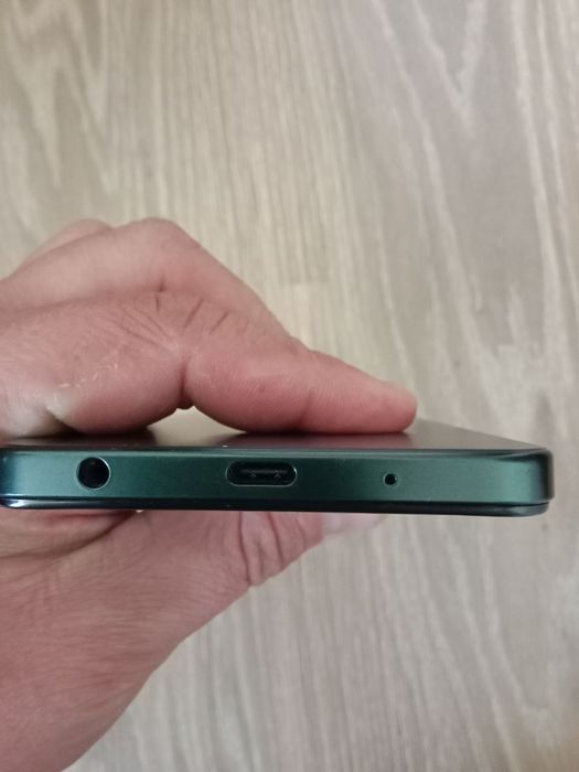 Продаётся в идеальном состоянии Vivo y 04  4/128 gb