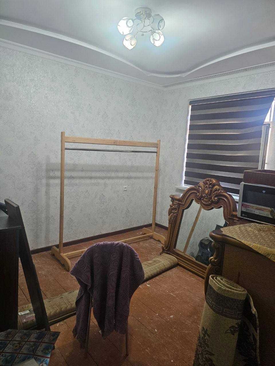 3 хоналик квартира 4 этаж кирпичный дом, шарк 1, гор больница