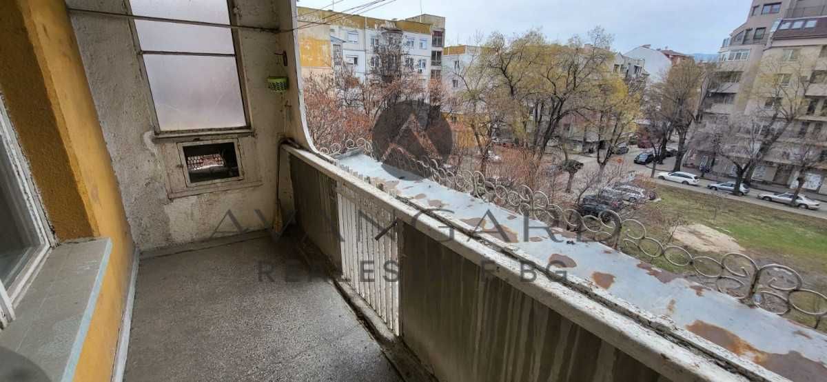 Продава се Тристаен апартамент в Пловдив, Кючук Париж - 92 кв.м за 1343 €/кв.м - Снимка #15