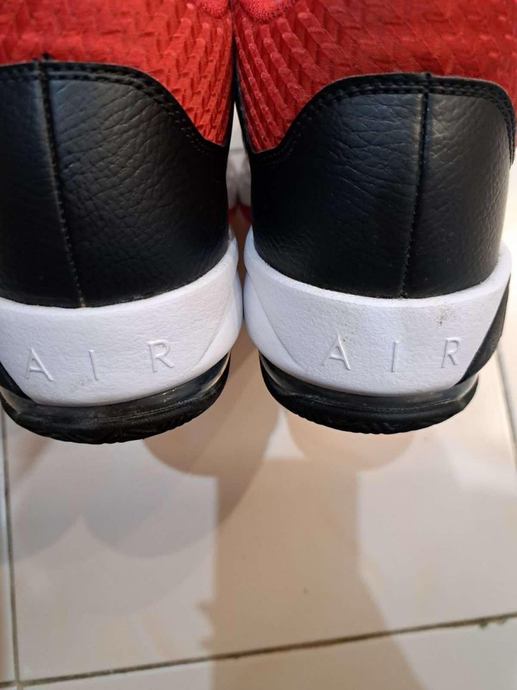 Nike Jordan aura 3