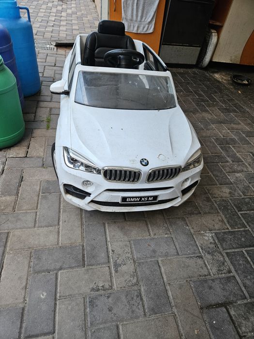 Mașină electrică, în stare bună de funcționare cu telecomandă ș