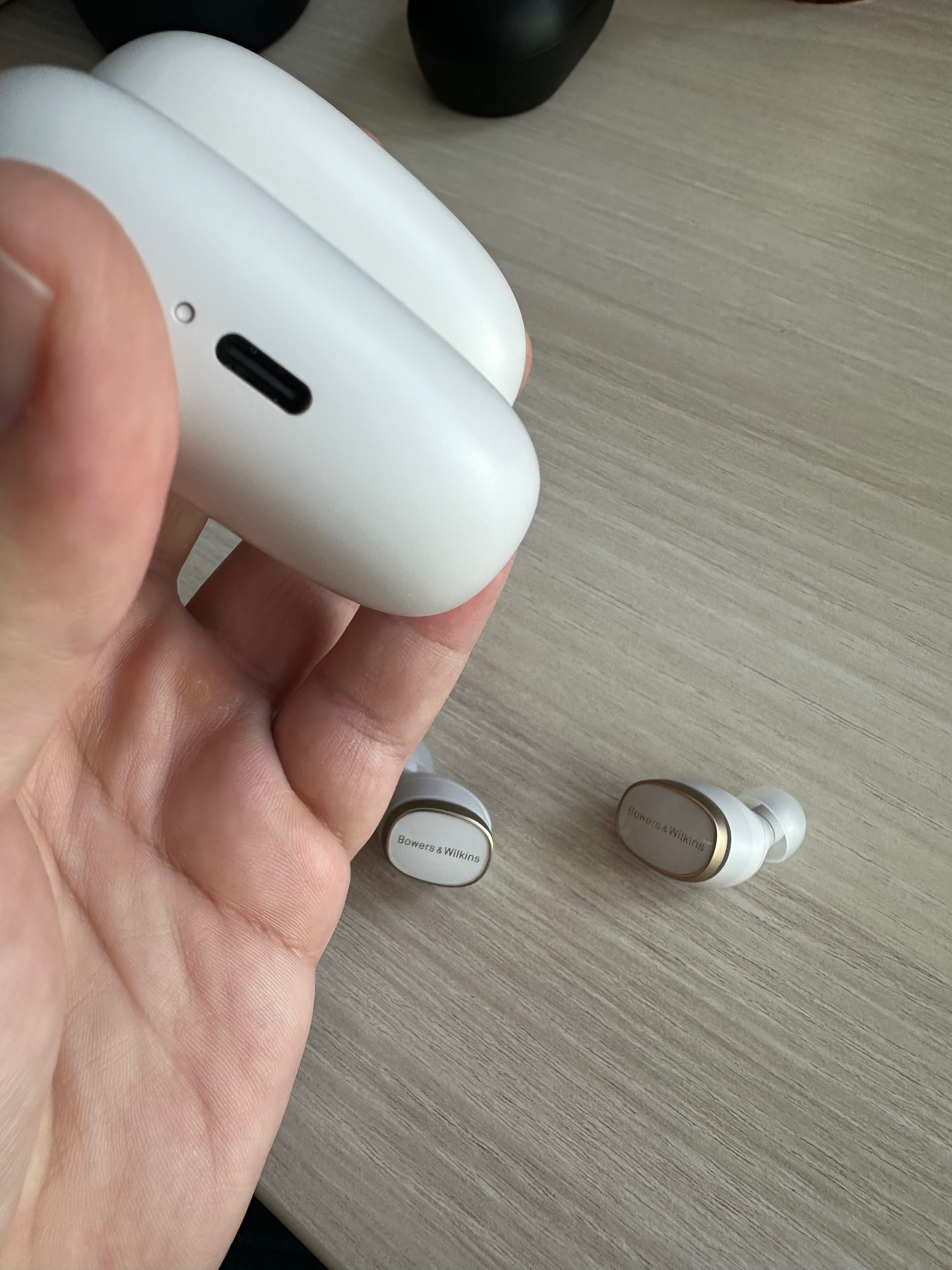 Bowers & Wilkins Pi8 Dove White