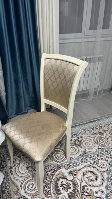 Продам стол и стулья