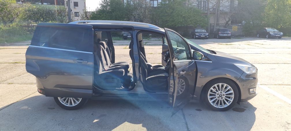 Ford Grand C Max 7 locuri