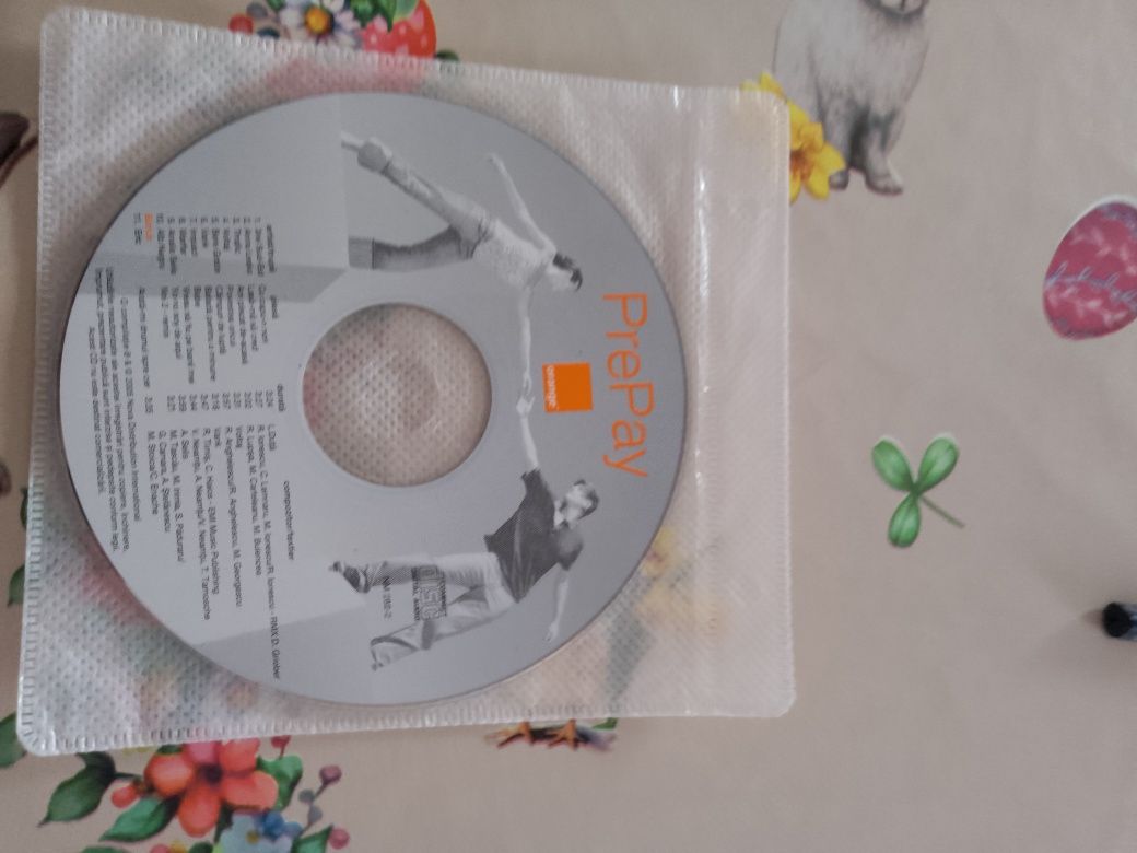 Dau cărți Auto și CD cu 10 piese vechi. Negociabil