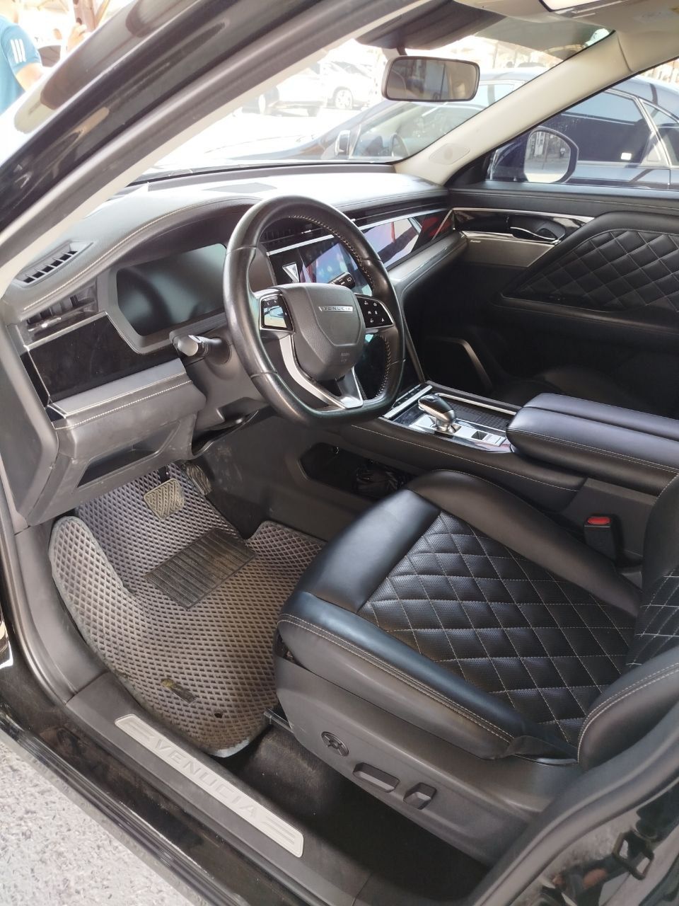 Nissan Venucia Star