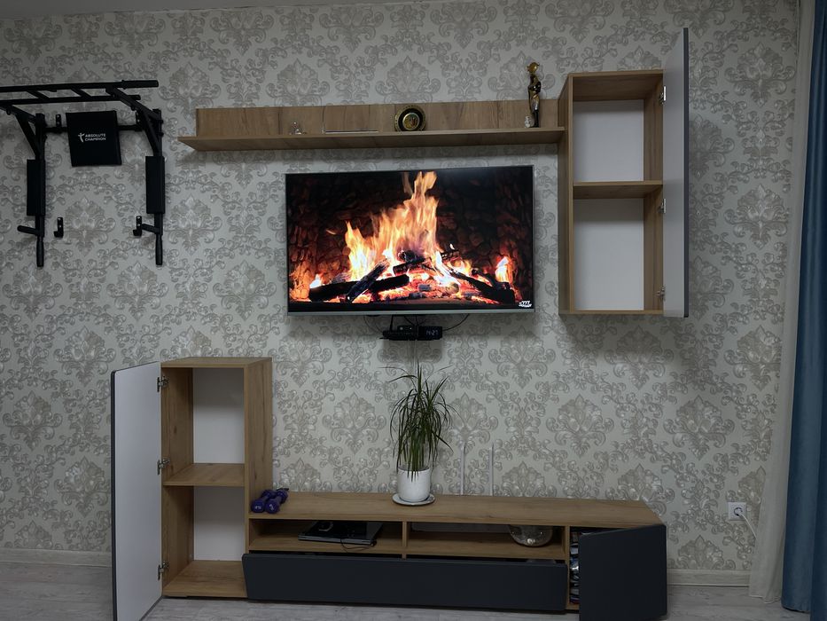 Продам тумбу под тв. В отличном состоянии! Размеры на фото!