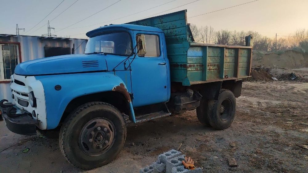 Zil 4502 sotiladi