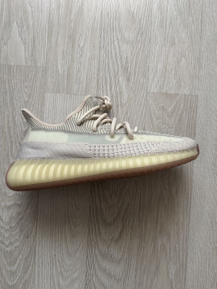 Adidasi Yeezy Boost 350 V2
