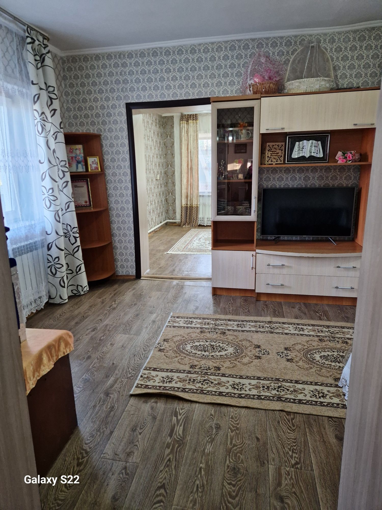 Продам ДОМ (3-комн., центр и печенье отопление, центр вода, р-н Шанхая